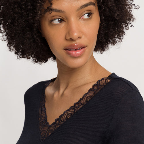 Woolen Lace Lace Trim Wool And Silk Top | Black 70830-019