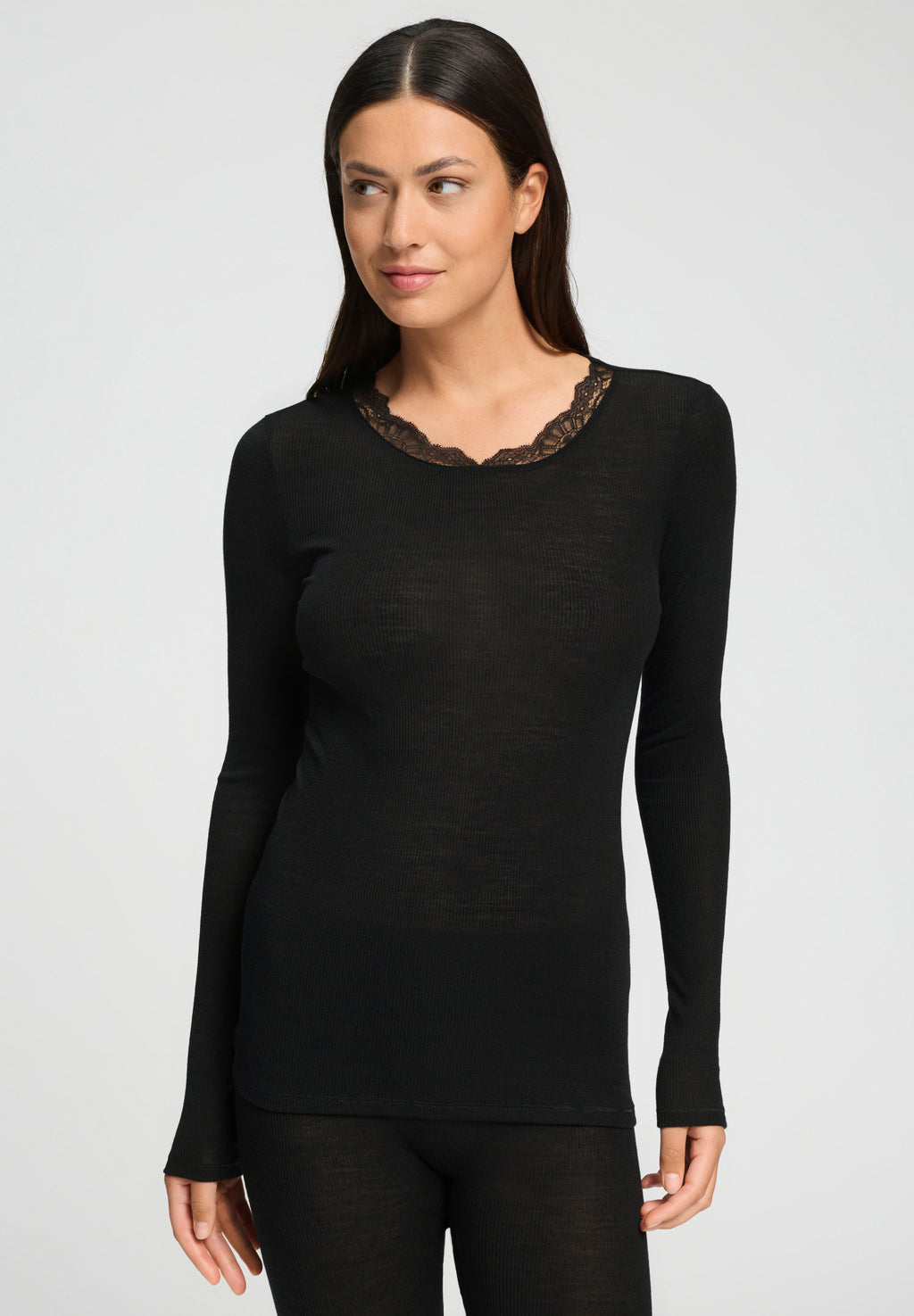 Woolen Lace Lace Trim Wool and Silk Crew Neck Top | Black 70768-019