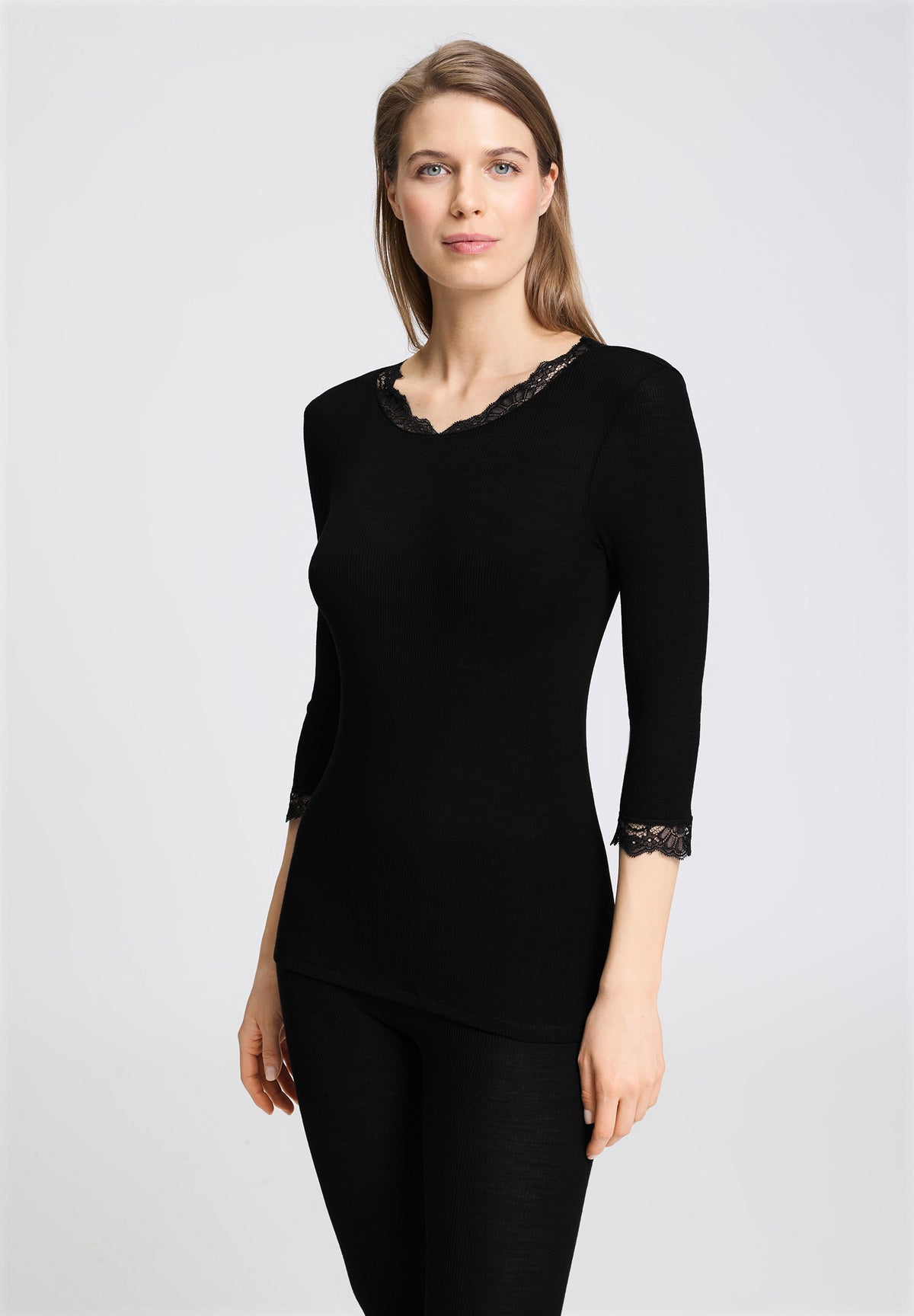 Woolen Lace Lace Trim Wool and Silk Top | Black 70769-019