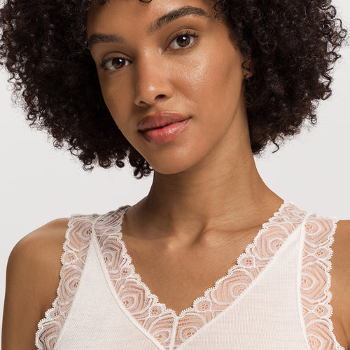 Woolen Lace Lace Trim Wool And Silk Tank Top | Misty White 70828-2123