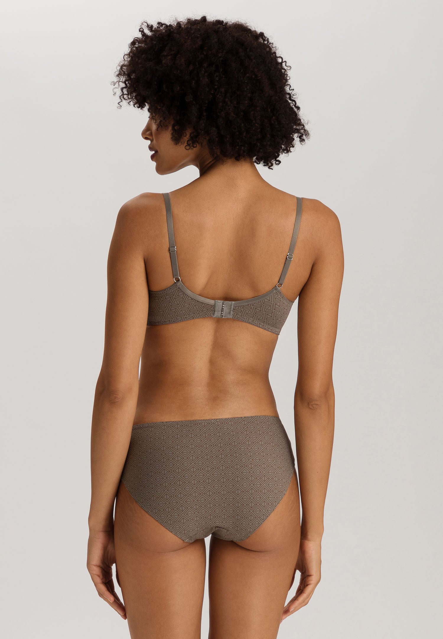 Alicia Quick Dry Soft Cup Bra | Kalamata Pattern 70856-3008