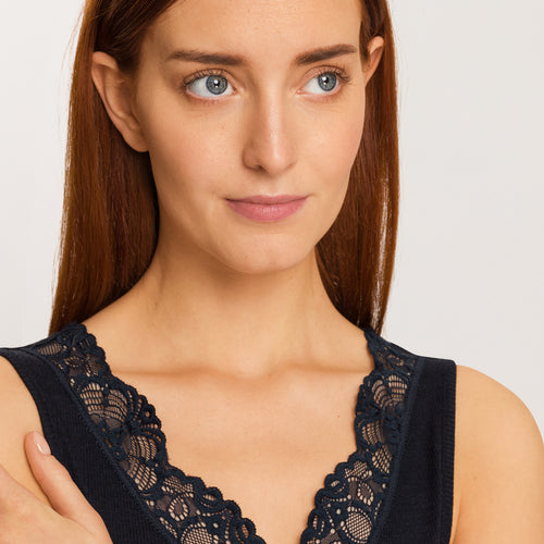 Woolen Lace Tank Top | Black 70912-019