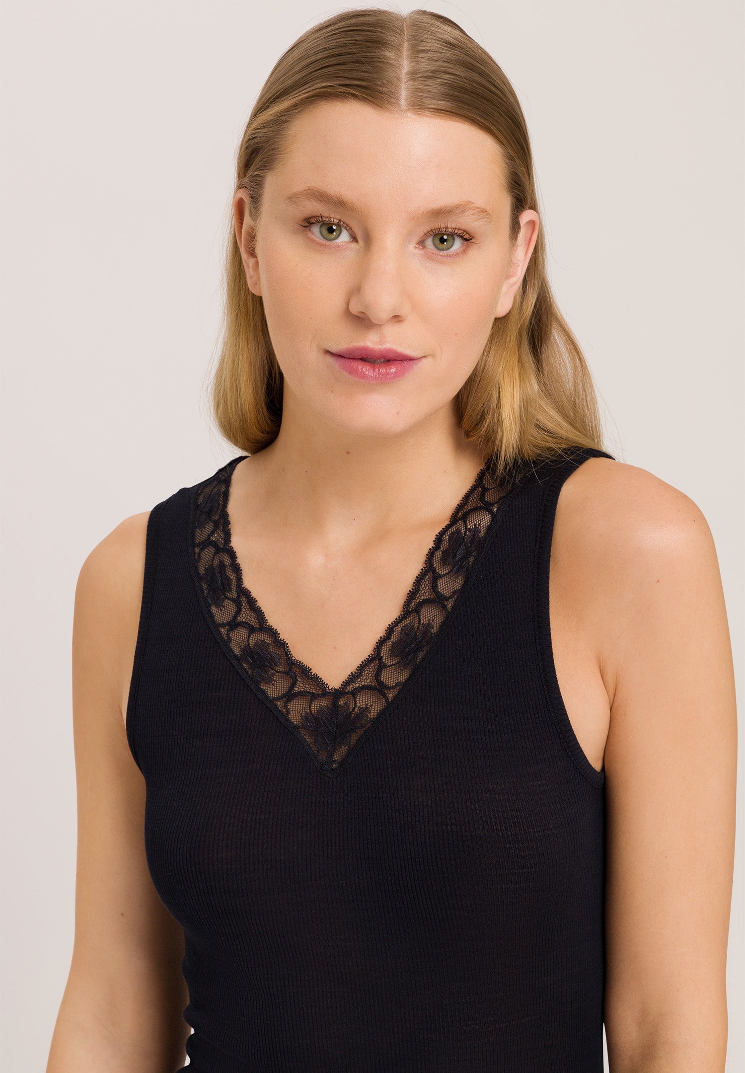 70971 Woolen Lace Tank Top - 019 Black