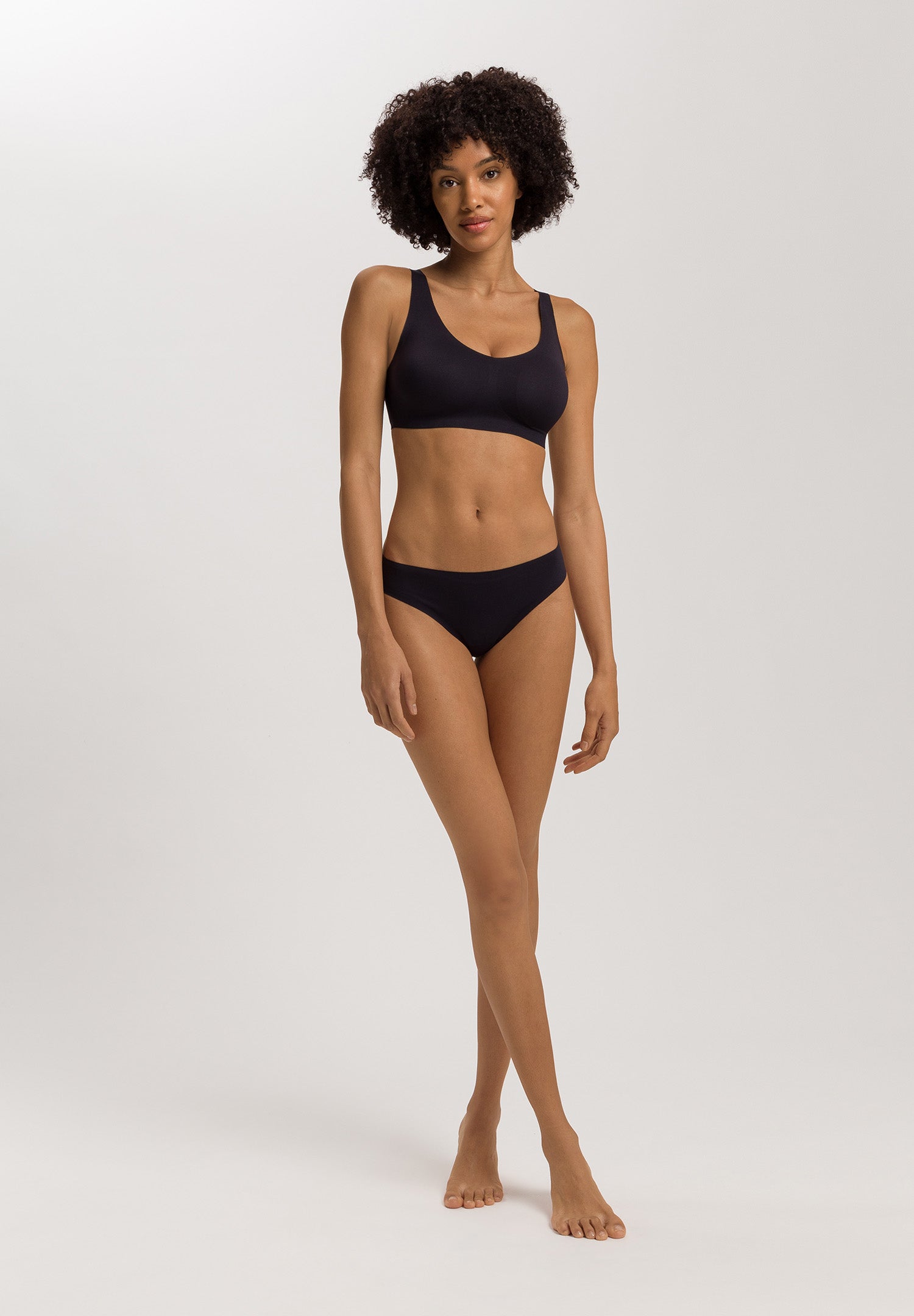 Invisible Touch Microfiber Seamless Thong | Black 71140-019