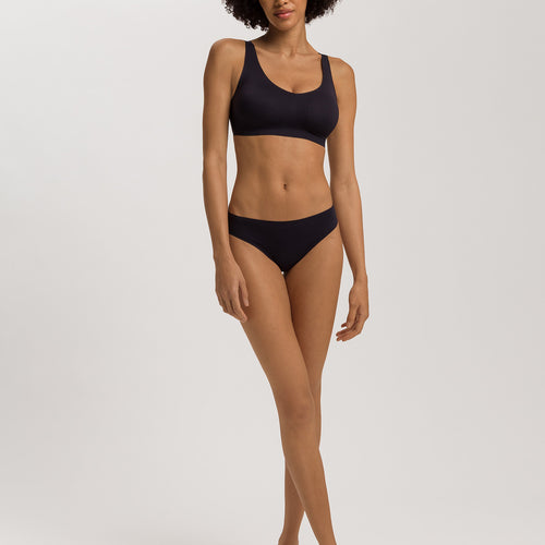 Invisible Touch Microfiber Seamless Thong | Black 71140-019