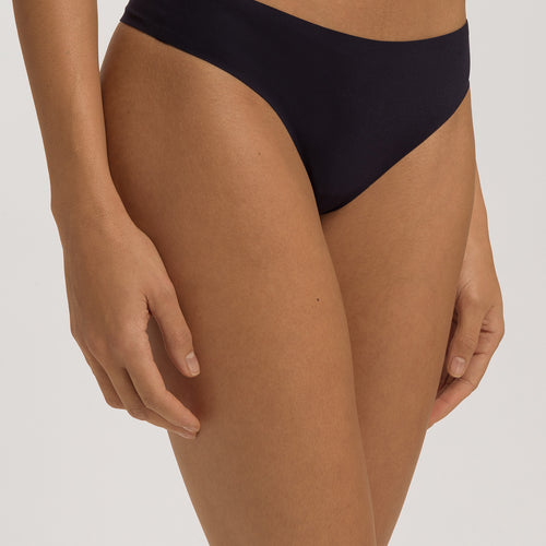Invisible Touch Microfiber Seamless Thong | Black 71140-019