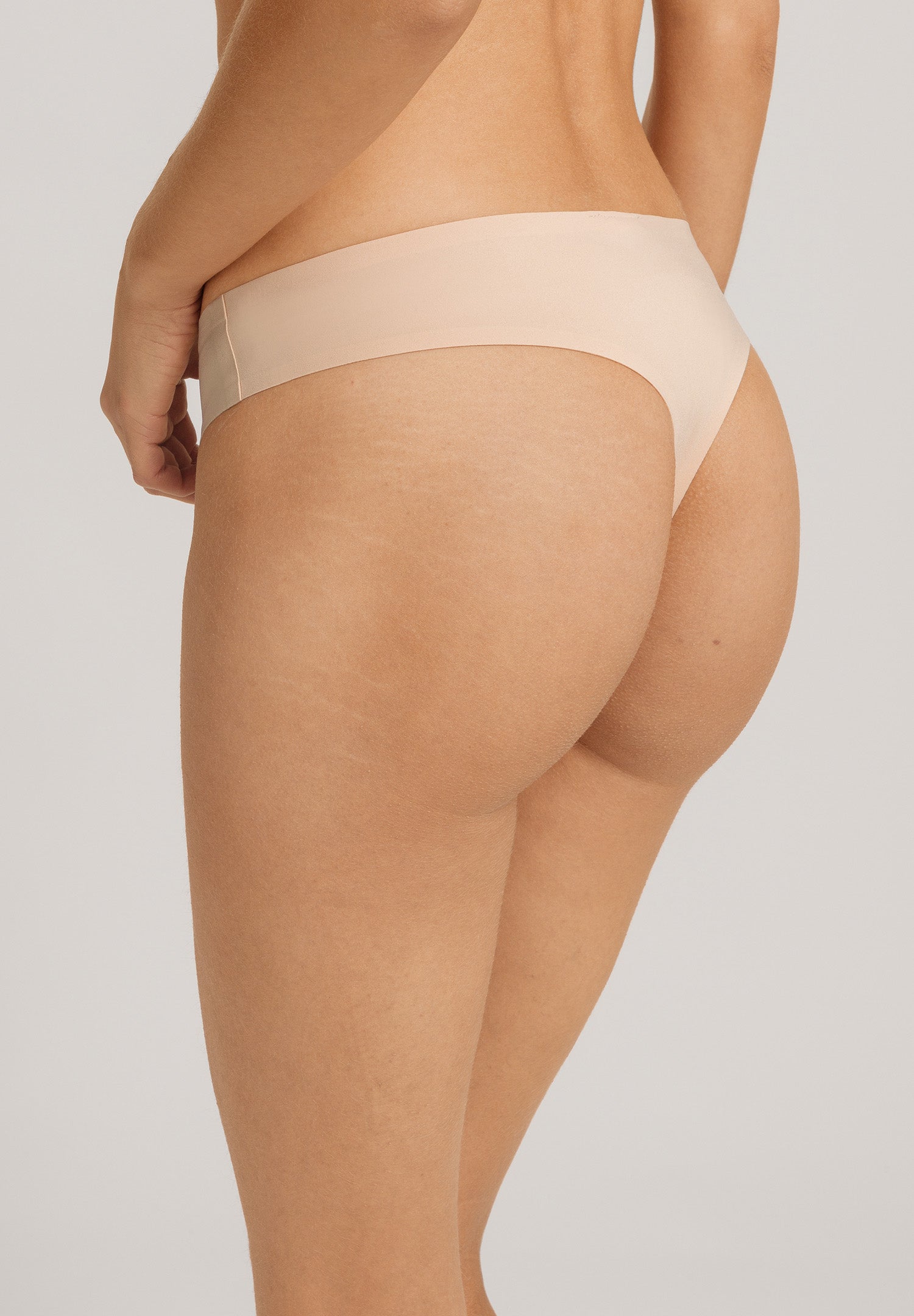 Invisible Touch Microfiber Seamless Thong | Beige 71140-274