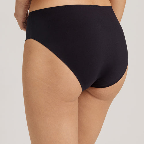 Invisible Touch Microfiber Seamless Bikini | Black 71141-019