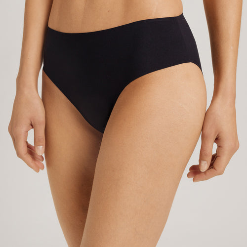 Invisible Touch Microfiber Seamless Bikini | Black 71141-019