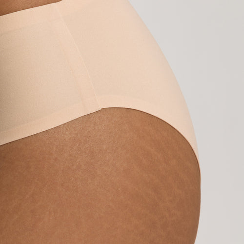 Invisible Touch Microfiber Seamless Bikini | Beige 71141-274