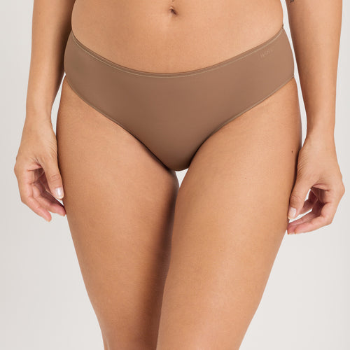 71457 Allure Hi Cut Brief - 2882 Dark Taupe