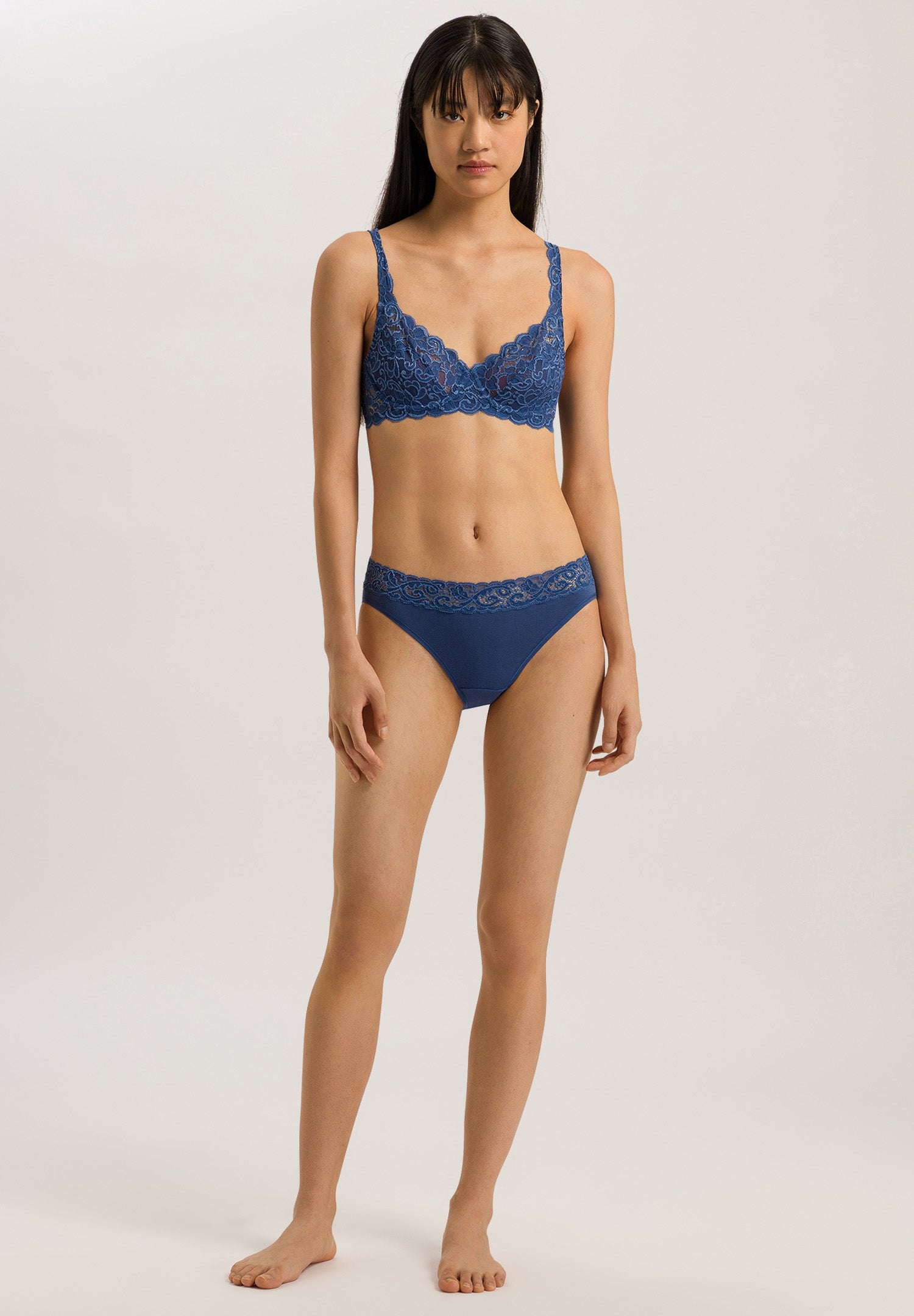 71467 Moments Underwire Bra - 2604 True Navy