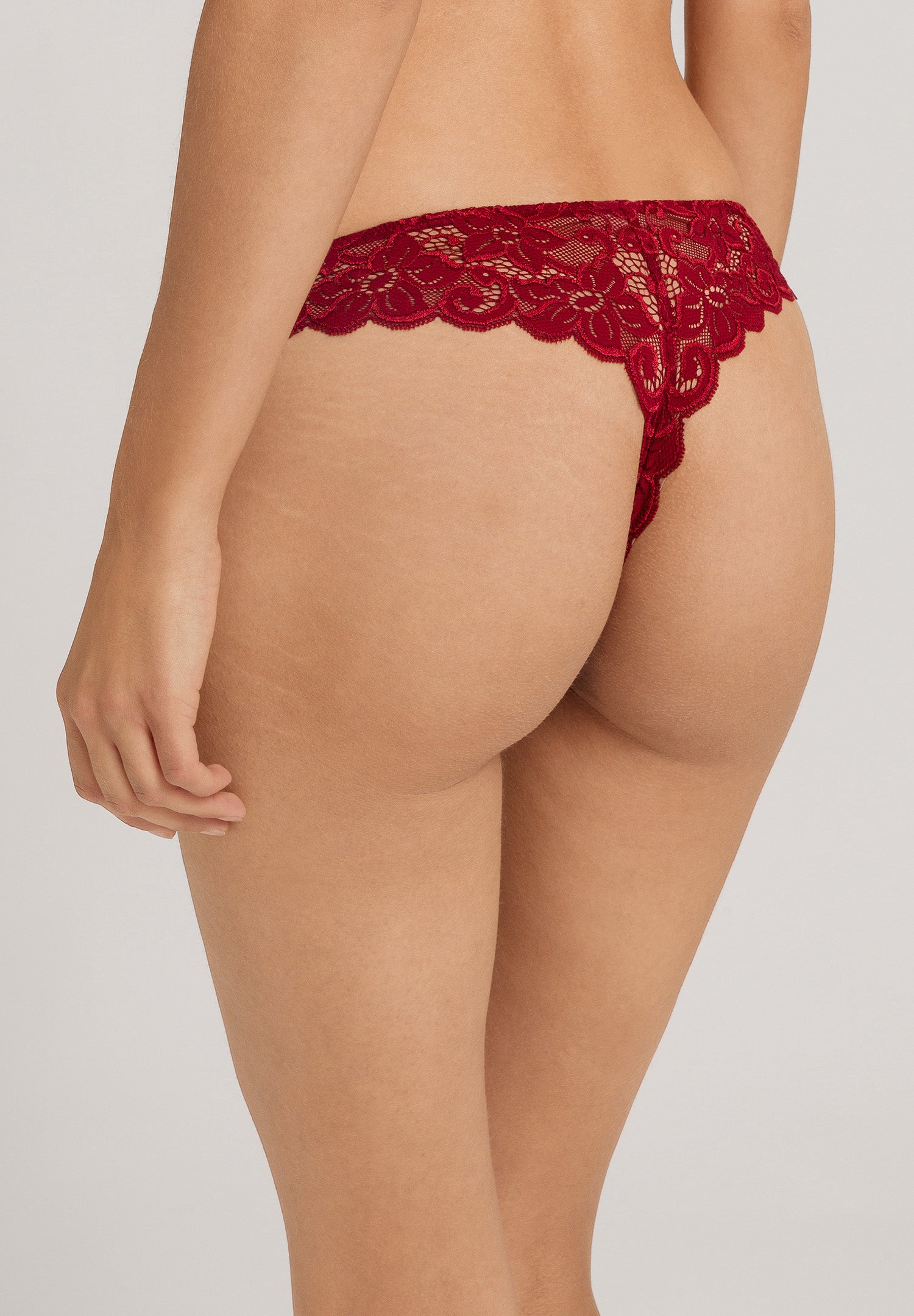 Luxury Moments Thong | Red Dahlia 71507-2418
