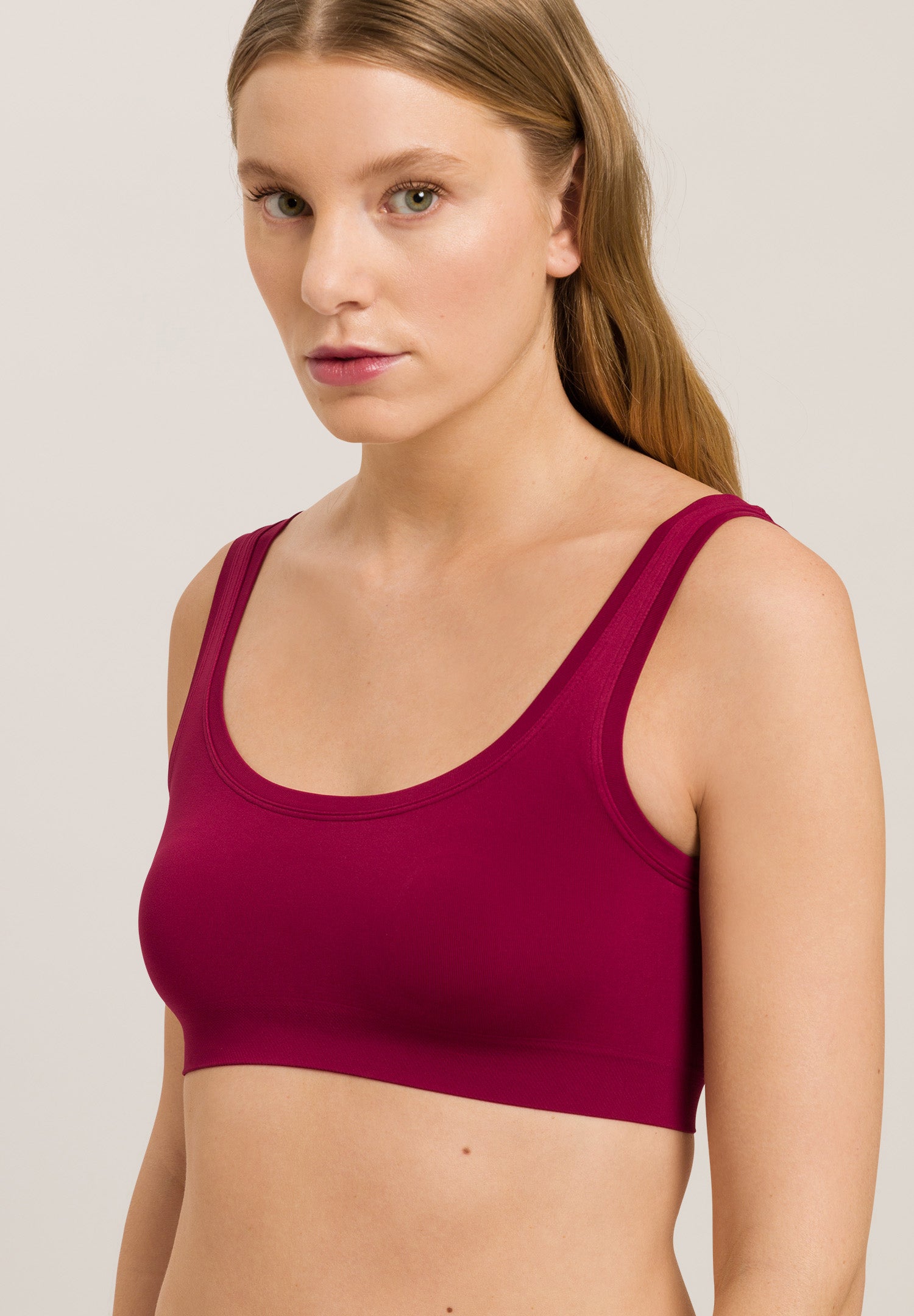 71810 Touch Feeling Crop Top - 2406 Intense Garnet