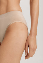 Touch Feeling Hi Cut Brief | Coffee Quartz 71812-2216