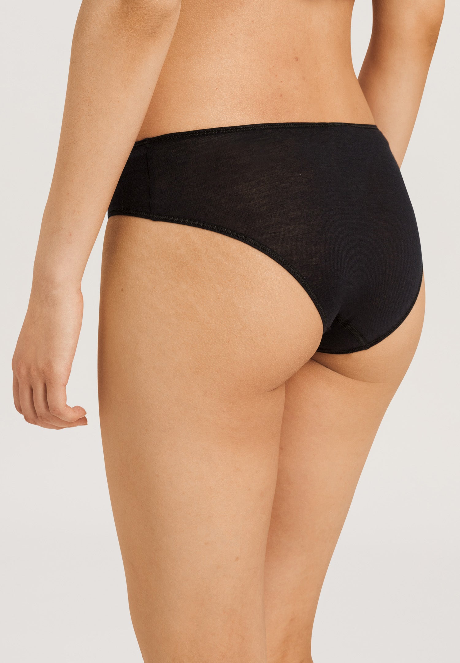 71819 Hicut Brief - 019 Black