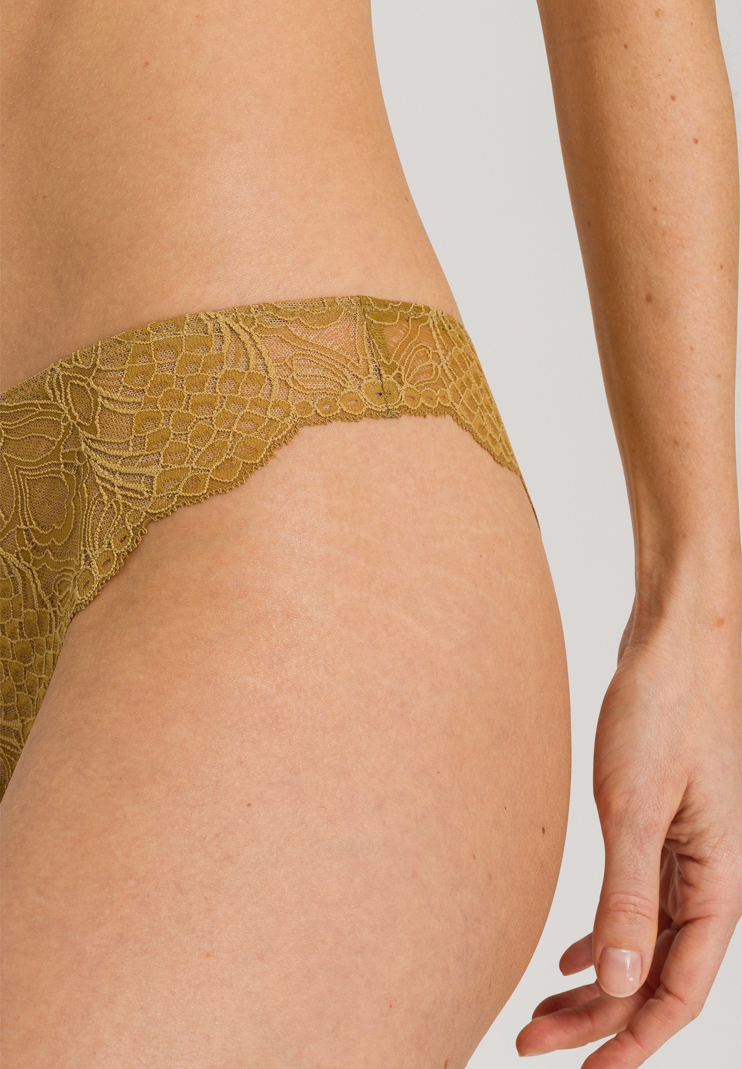 72532 Lilova Thong - 1246 Gold