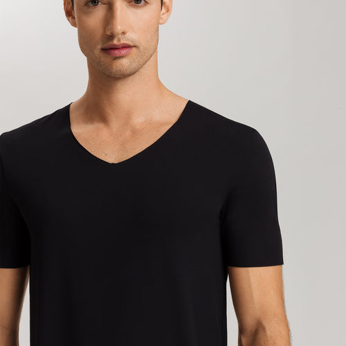 Clean Cut Seamless V-Neck T-Shirt | Black 73251-019