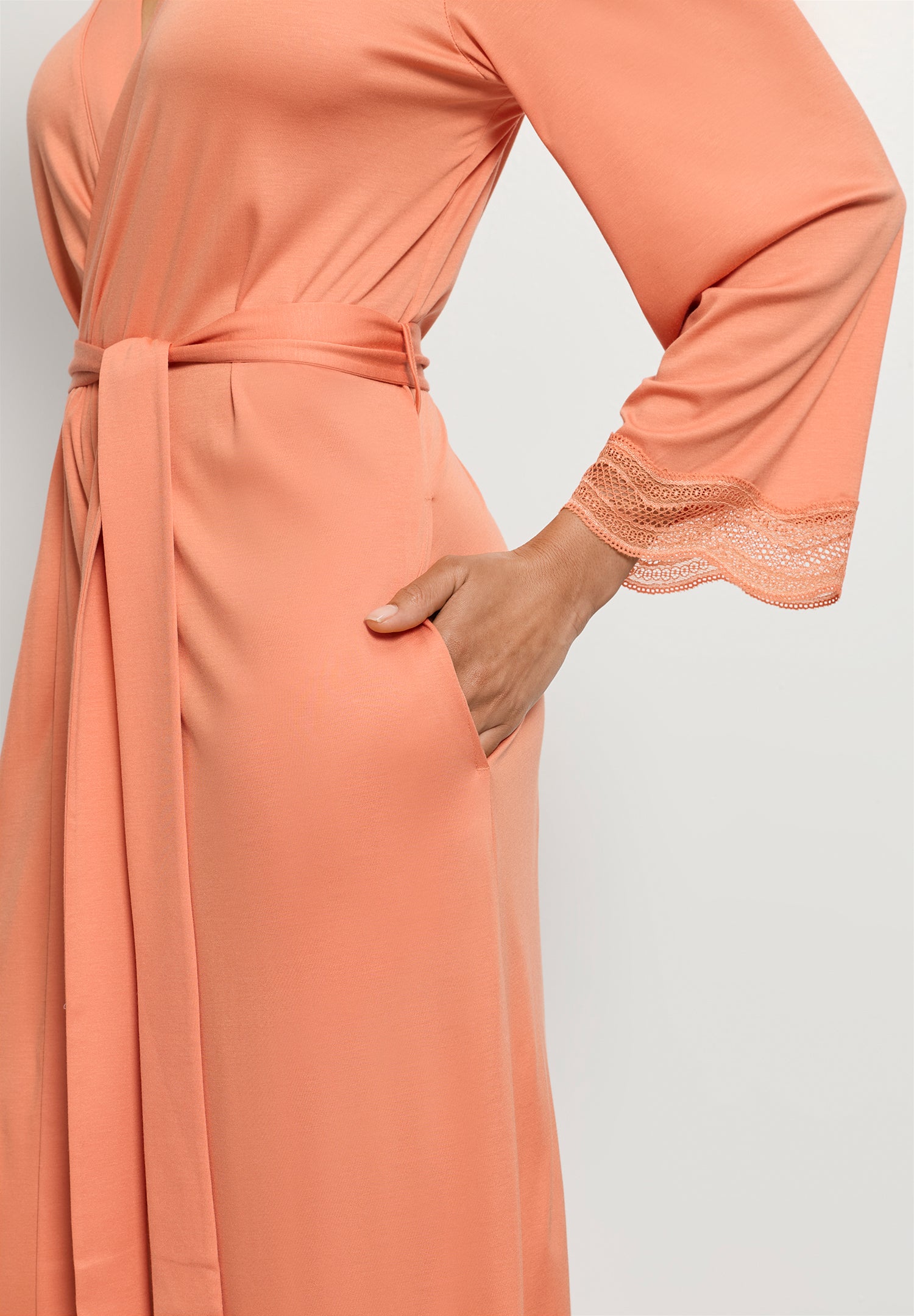 Hanro Cira Scalloped Lace TENCEL Robe | Light Carnelian 74744-2288 XL / Light Carnelian Hanro Cira Scalloped Lace TENCEL Robe | Light Carnelian 74744-2288 XL / Light Carnelian