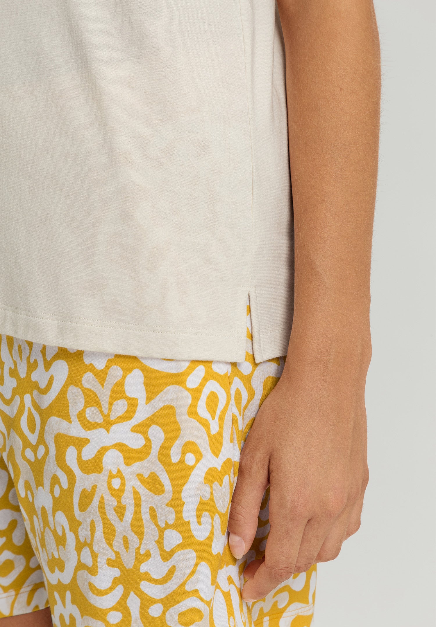 Sleep And Lounge Relaxed V-Neck Top | Quartz 74842-2121