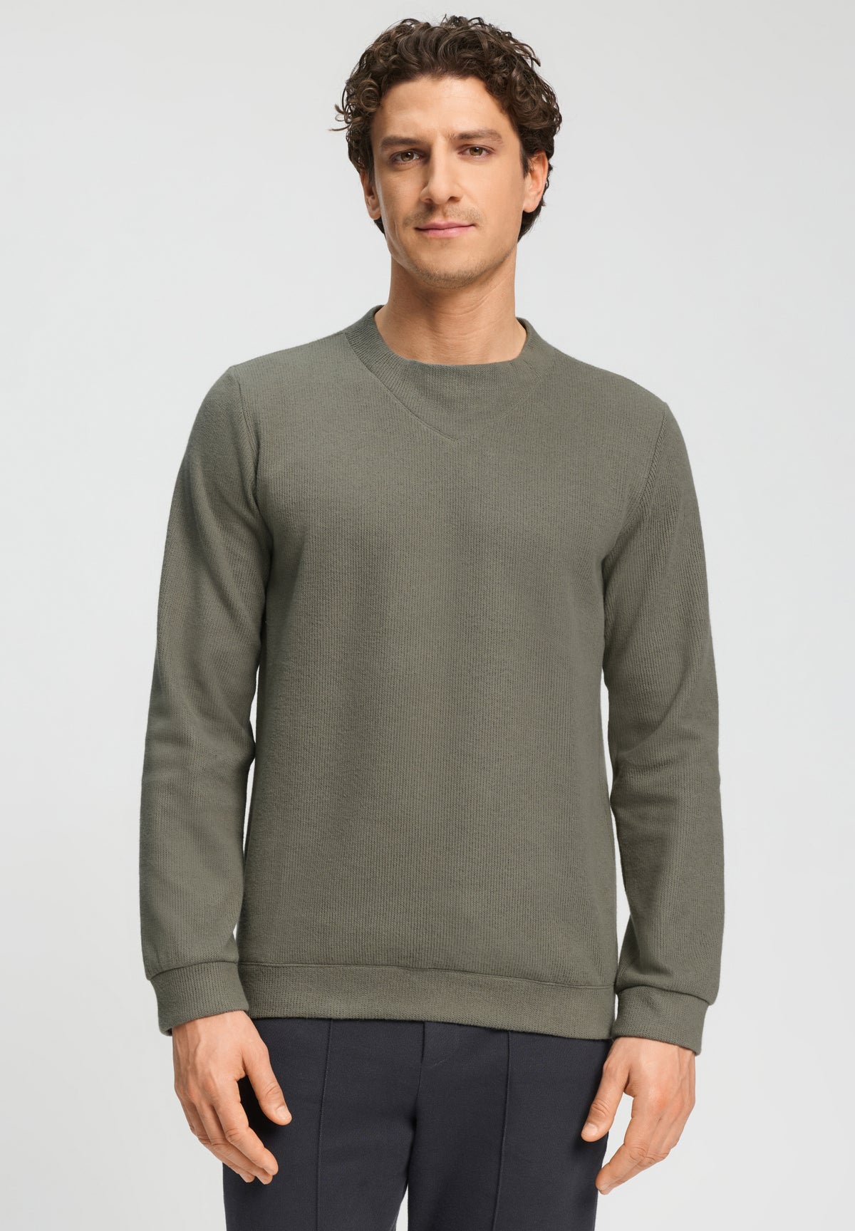 Travelwear Pullover | Smokey Olive 75927-2789