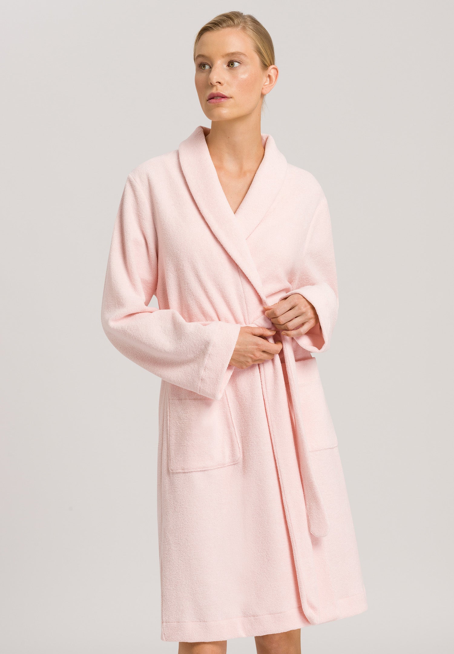 Hanro Raffael Robe Luxury Robes & Comfortable Bathrobes – HANRO