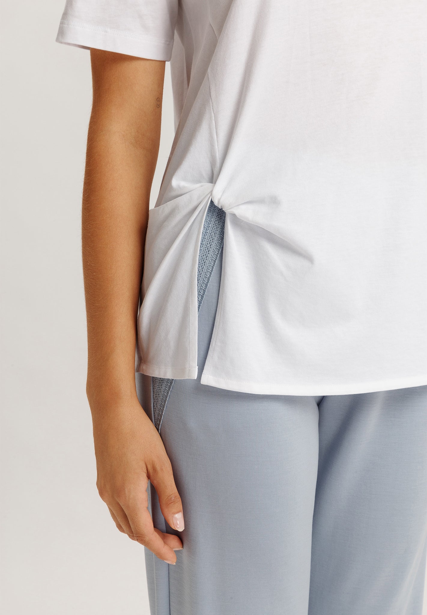 Natural Shirt Cotton Scoop Neck Top With Knot Detail | White 78402-101