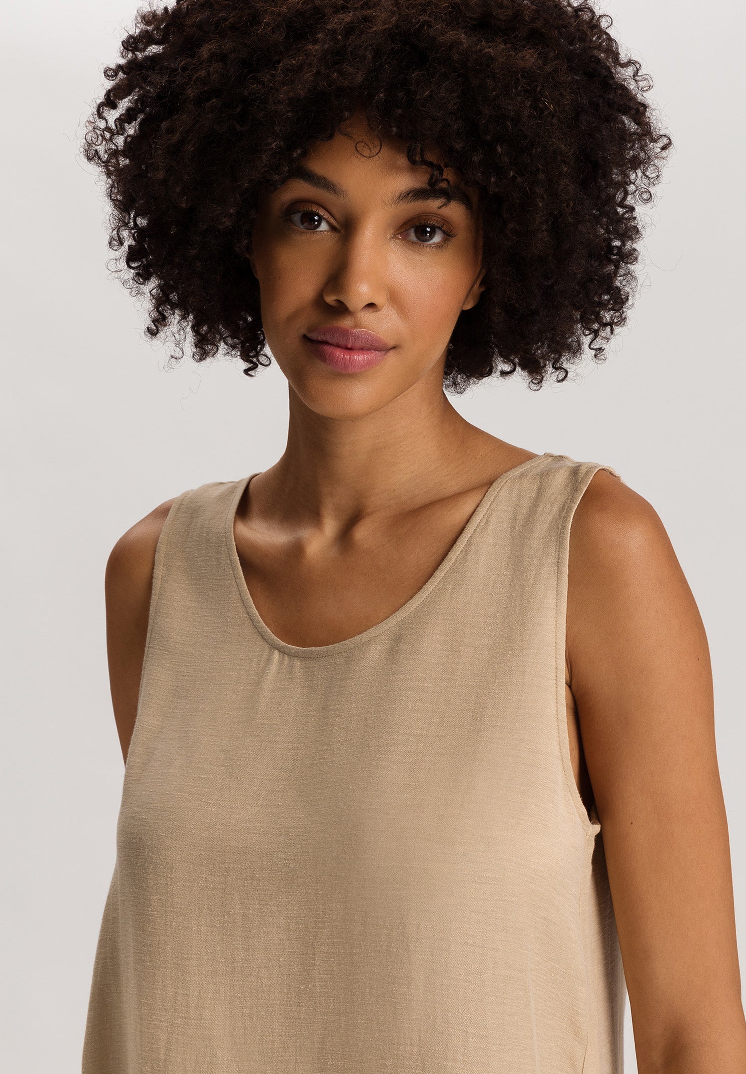 Urban Casuals Relaxed Linen Blend Tank Top | Iced Cappuccino 78524-2846