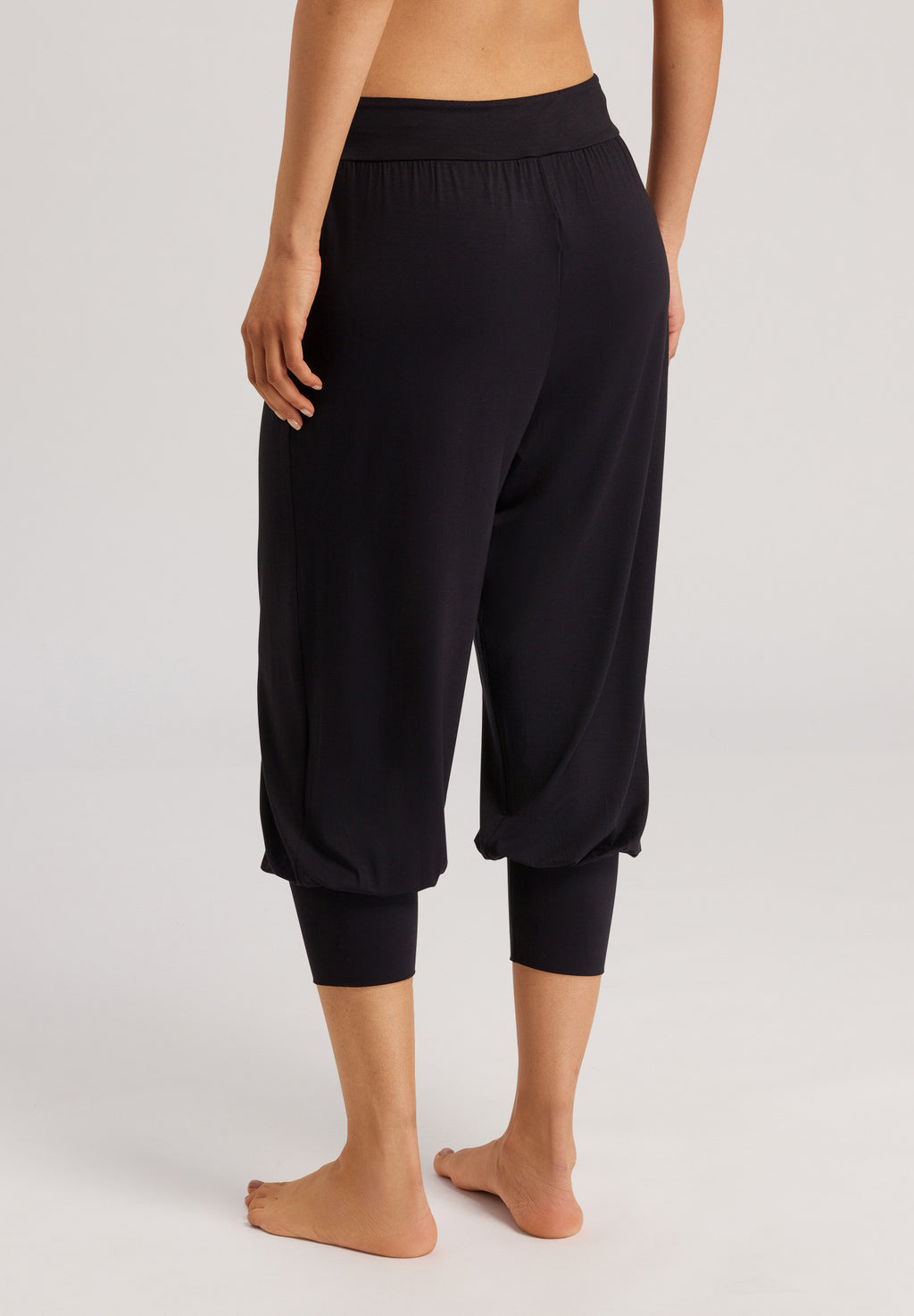 78797 Yoga Crop Pants - 2199 Black Beauty