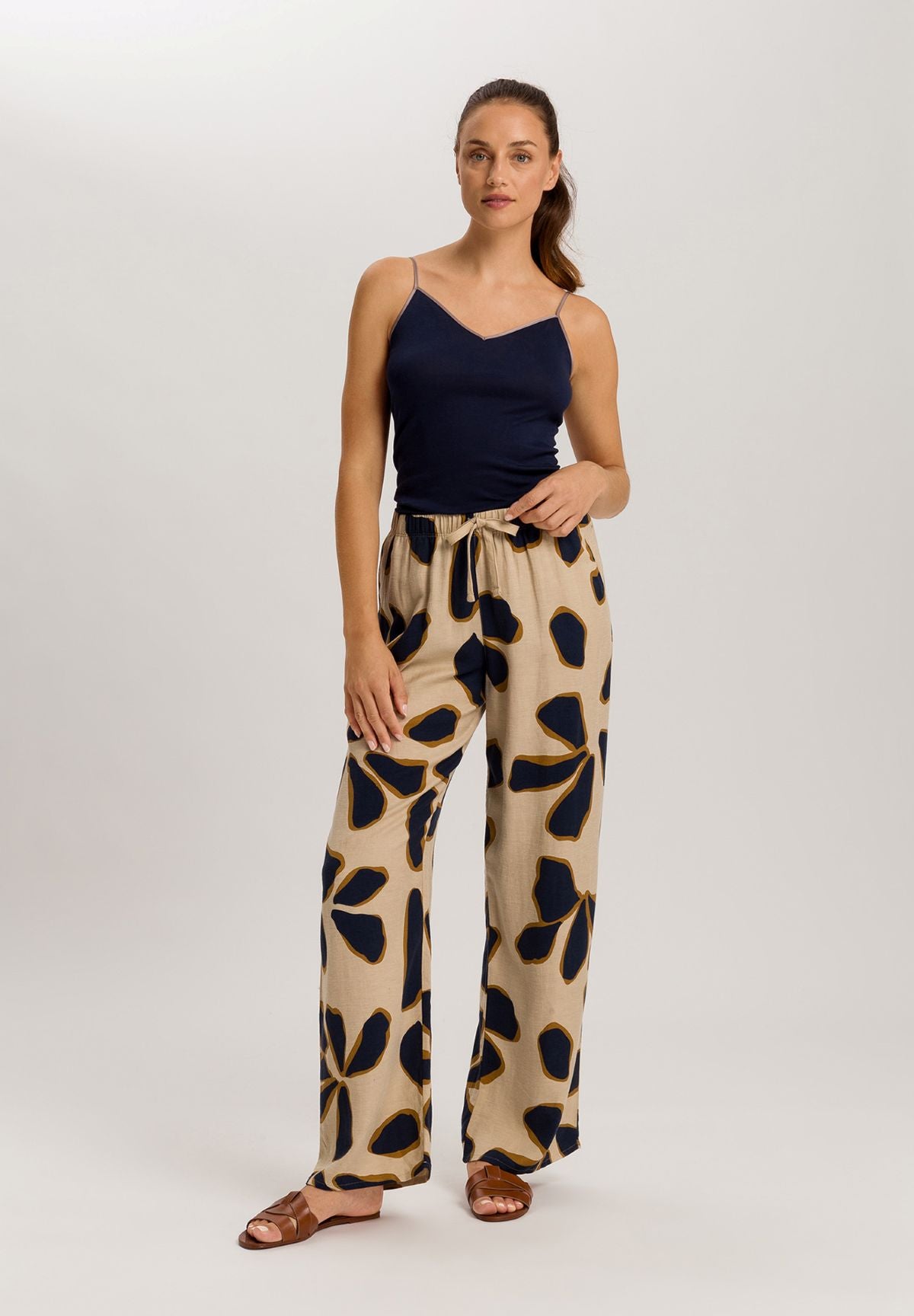 Cotton Seamless V-Neck Camisole | Deep Navy 71601-3067