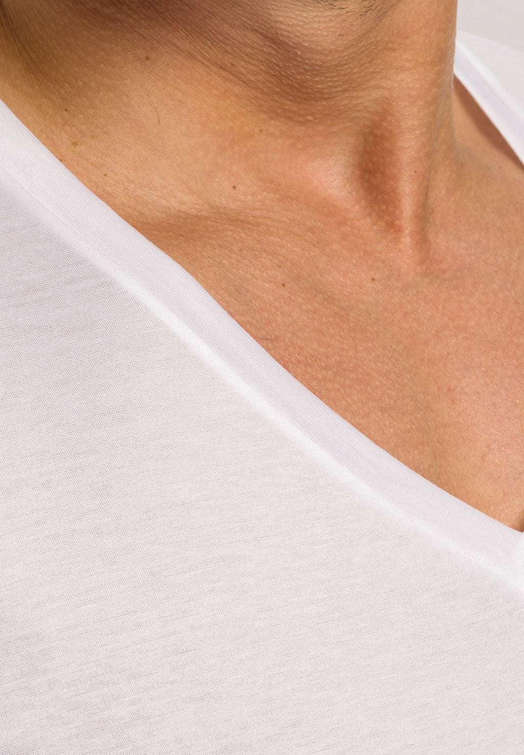 Cotton Sporty V-Neck Cotton T-Shirt | White 73510-101