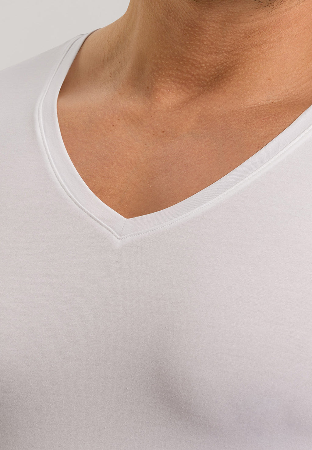 Cotton Superior Fitted V-Neck Cotton T-Shirt | White 73089-101