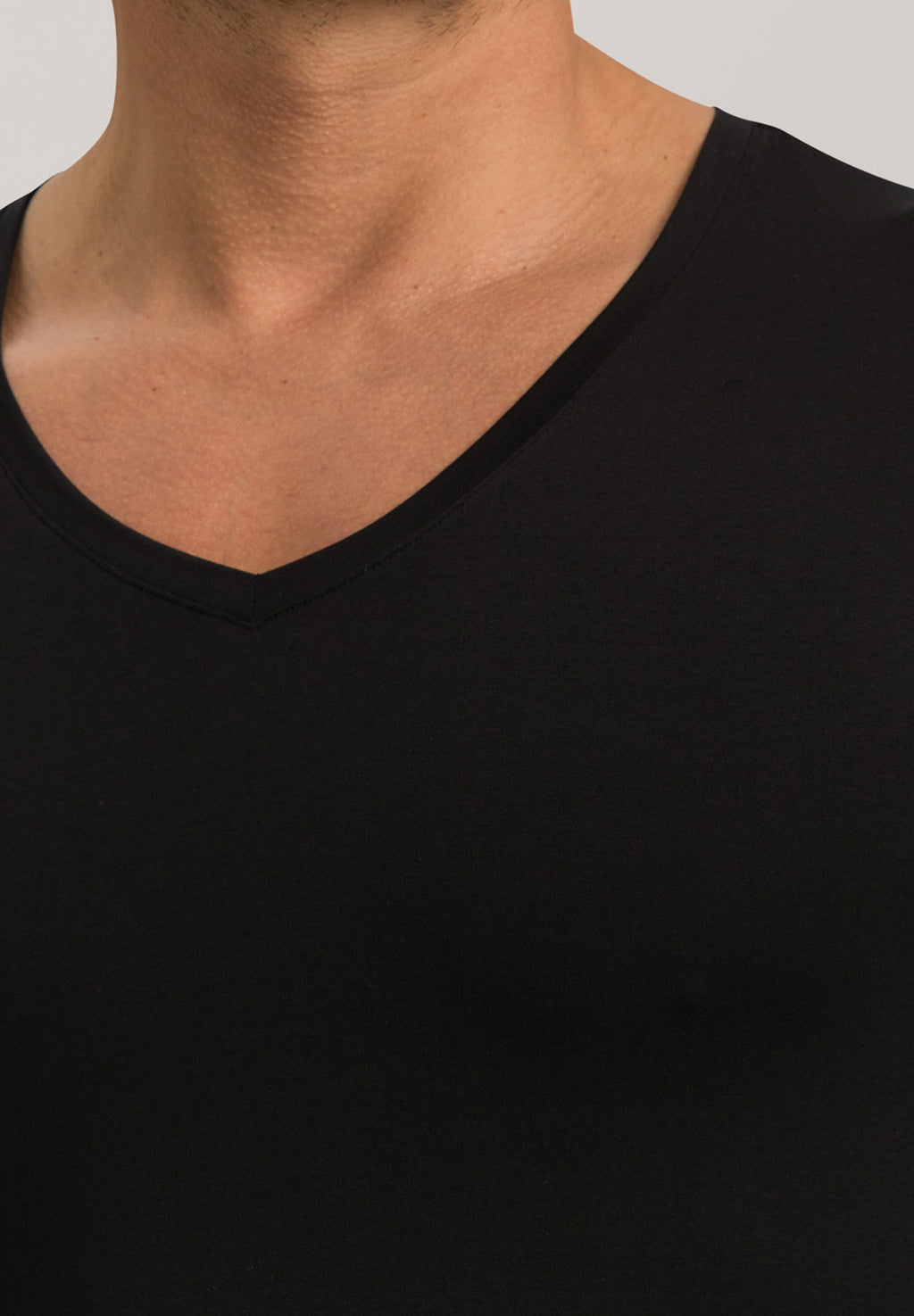Cotton Superior Fitted V-Neck Cotton T-Shirt | Black 73089-199