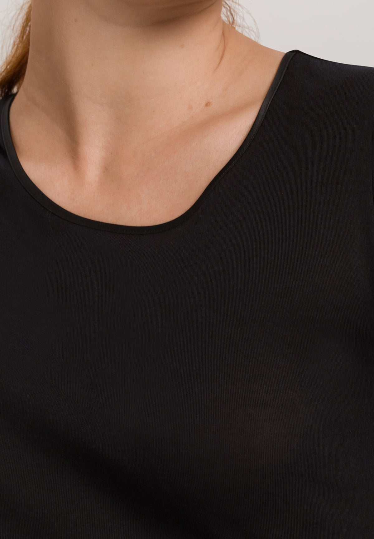 Cotton Seamless Fitted Cotton Round Neck Top | Black 71630-019