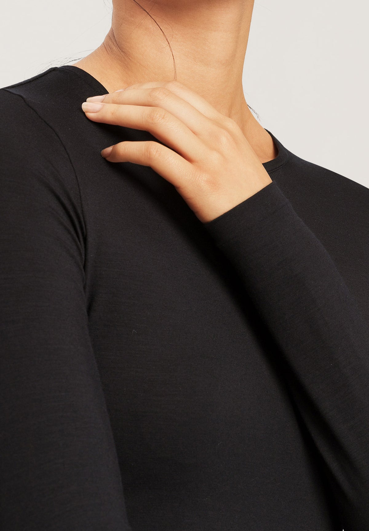 Soft Touch Round Neck Fitted Top | Black 71259-019