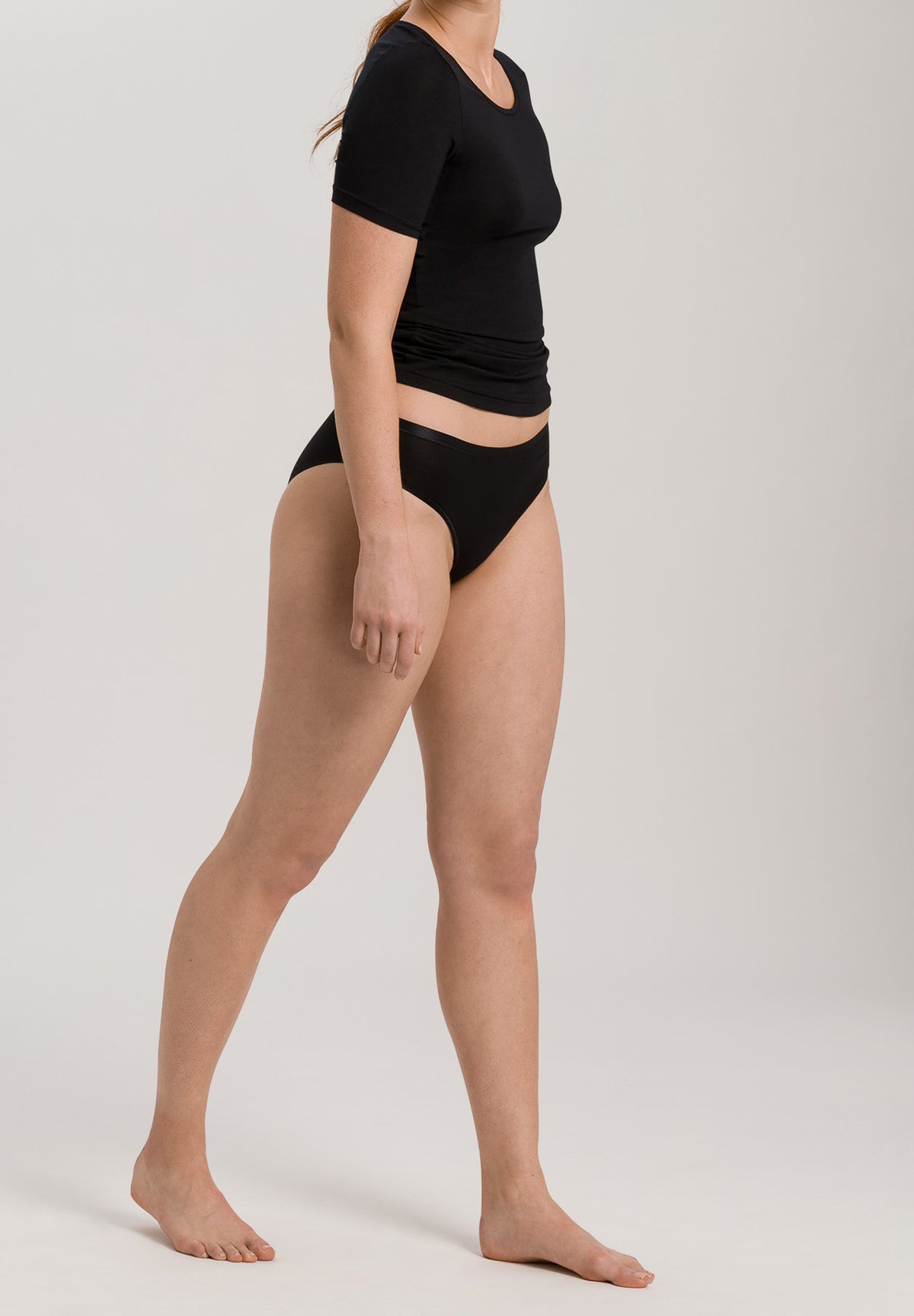 Soft Touch Round Neck Fitted Top | Black 71258-019