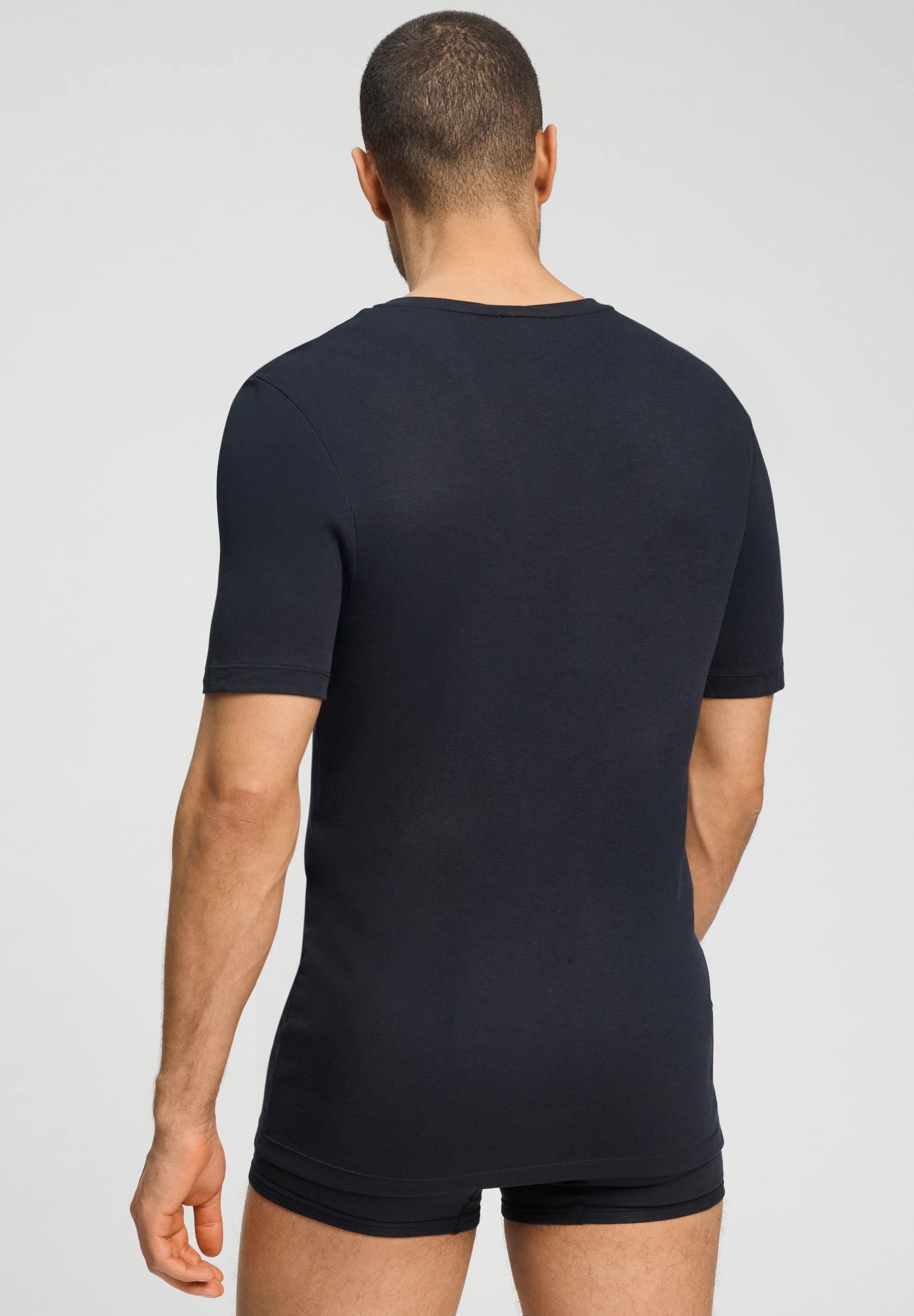 Sea Island Cotton Cotton V-Neck T-Shirt | Black 73173-019